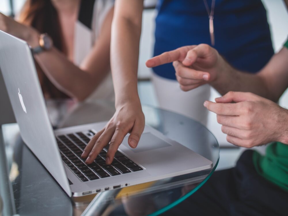 Jak łączyć SEO, SEM i social media w jedną strategię?